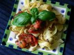 American Linguini With Raw Tomatoes and Basil Appetizer