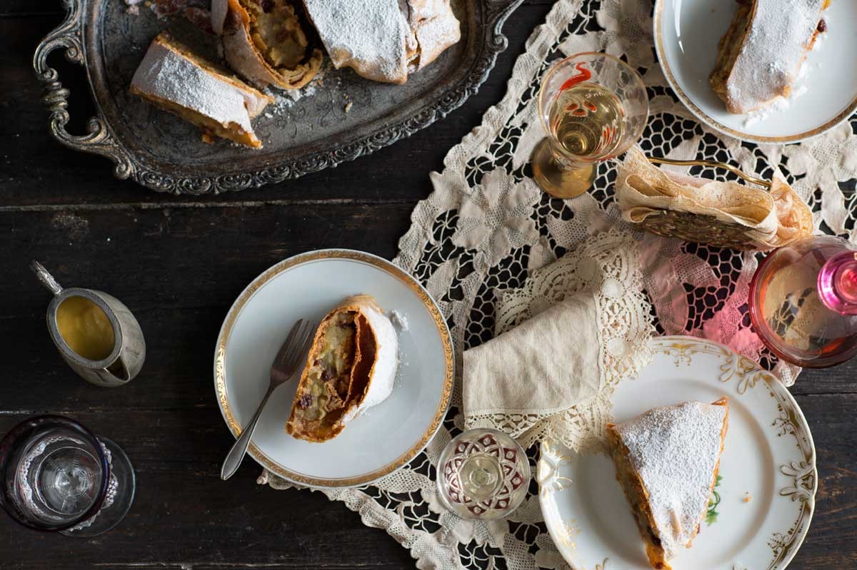 Arabic Apple Strudel wiener Apfelstrudel Appetizer