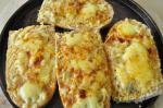 American Crunchy Cheese Toasts Appetizer