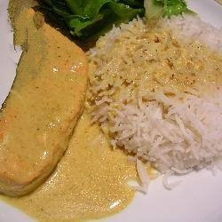 American Salmon in Creamy Curry Appetizer