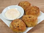 American Simple Crab Cakes with Spicy Mayonnaise Appetizer