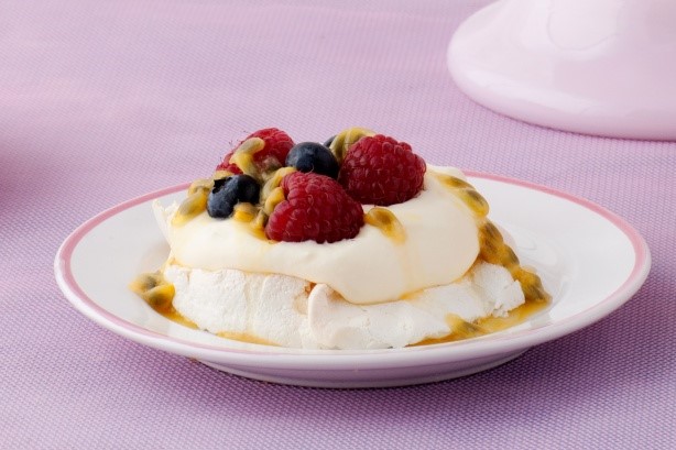 American Mini Pavlovas Recipe 1 Dessert