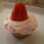 Canadian Kids Vanilla Cupcakes with Fresh Strawberry Frosting Dessert