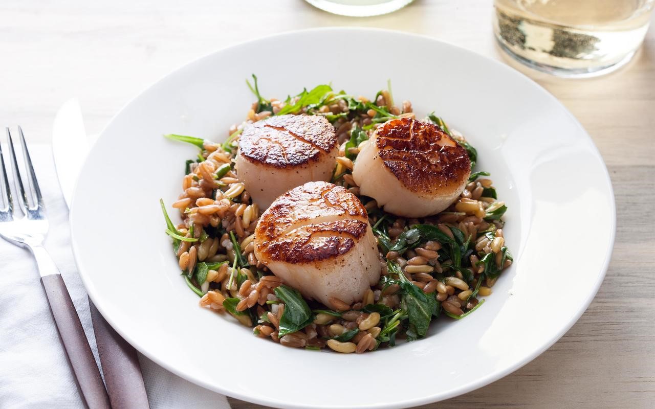 Italian Seared Scallops with Lemony Farro and Arugula Salad Recipe Appetizer