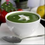 American Cream Soup of Spinach and Zucchini Appetizer