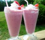 American Strawberry Milkshake 3 Appetizer
