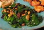 Spanish Spinach With Raisins and Pine Nuts espinacs a La Catalana Appetizer