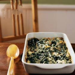 American Tortellinis Gratin with White Sauce and Spinach Dinner