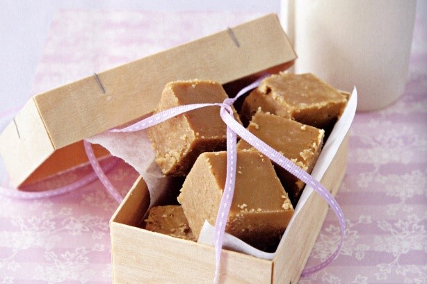 American Caramel And White Chocolate Fudge Recipe Dessert