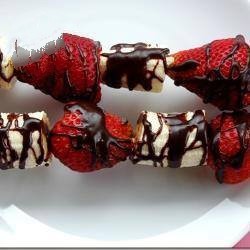 American Brochettes of Fruit with Chocolate Dessert