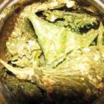 American Sharp Green Cabbage Chips with Cayenne Appetizer