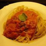 American Tomato Sauce with Basil and Mozzarella for Pasta Dinner