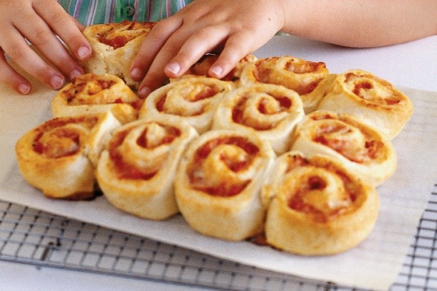 American Ham And Tomato Cheese Scrolls Recipe Appetizer