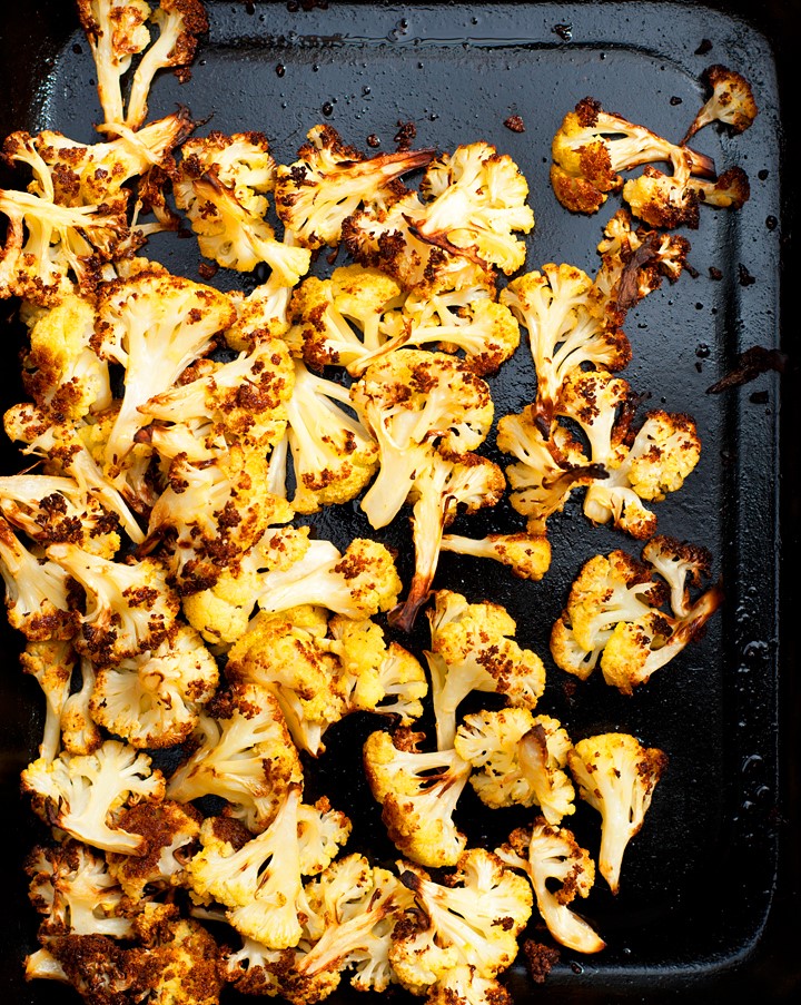 American Roasted Cauliflower with Chickpeas and Drained Yoghurt Appetizer