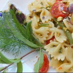 American Farfalle in Insalata Con Pesto Di Erbe E Pistacchi Dinner