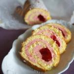 Polish Cake Rolled to the Strawberry Appetizer