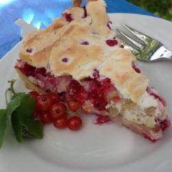 American Ribiselkuchen with Almond Meringue Appetizer