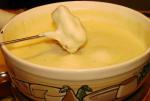 American Cheddar Crab and Wine Fondue Appetizer