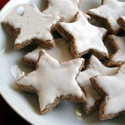 Australian Cookies of Almonds and Cinnamon Dessert