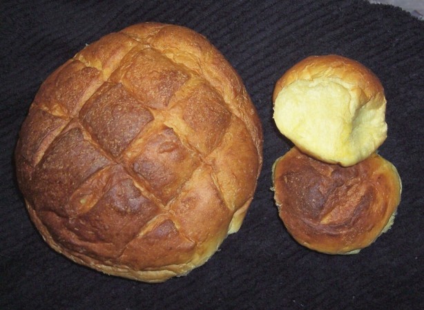 American Potato and Saffron Bread Appetizer