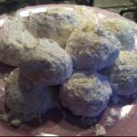 Balls of Snow  Biscuits with Butter and Walnuts recipe
