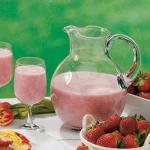 American Strawberry Banana Smoothies Appetizer