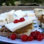 Tartine Rhubarb and Gouda of Goat recipe