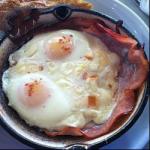 Australian Eggs to the Oven with Ham and Smoked Scamorza Appetizer