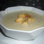 American Leek Potato Soup with Croutons Appetizer