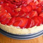 Strawberry Cake with Vanilla Cream recipe