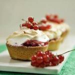 American Currant Tart Lets with Meringue Hood Appetizer