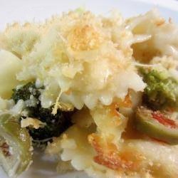 American Oven Dish with Farfalle Broccoli and Cheese Appetizer