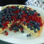 American Pudding Cake with Fruit Dessert