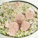 Canadian White Sausage Sauce with Green Peas Appetizer