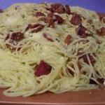 American Spaghetti with Bacon and Pine Nuts Dinner
