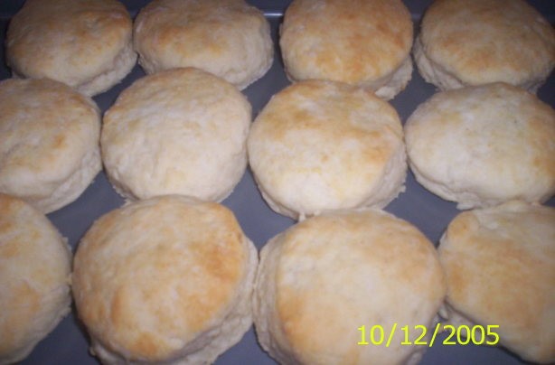 American Buttermilk Biscuits and Pepper Gravy Appetizer