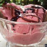 American Strawberry Ice Cream and Malvavisco Dessert