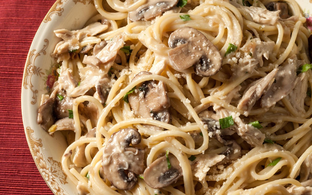 American Creamy Chicken and Mushroom Spaghetti Recipe Appetizer