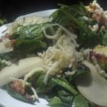 Spinach Salad with Pears Gorgonzola and Pomegranate recipe