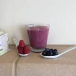 American Smoothie with Blueberries and Raspberries Dessert