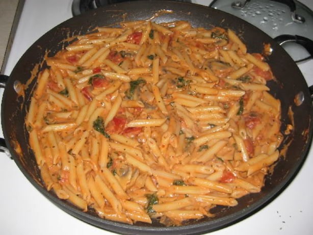 Australian Creamy Spinach and Mushroom Penne Pasta Dinner