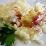 Italian Italian Oven Dish with Mashed Potato and Parma Ham Appetizer