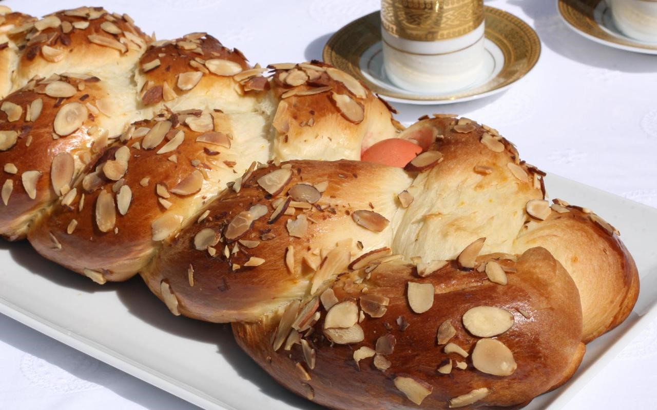 Greek Greek Easter Bread tsoureki Recipe Appetizer