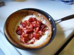 British Creamy Strawberry Puff Pancake Appetizer