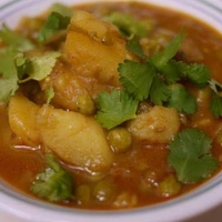 Pakistani Peas and Potato Curry Dinner