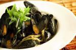 Thai Steamed Mussels in Lemongrass Coconut Curry Dinner