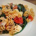 American Pasta with Spinach and Mozzarella Appetizer