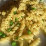 American Pasta with Pesto of Herbs and Peas Appetizer