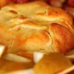 American Phyllo-wrapped Brie with Apricot and Rosemary Chutney Dessert