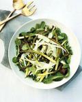 American Spring Lettuce Salad with Roasted Asparagus Appetizer